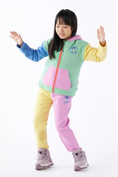 STS_sweatshirt_2_400x600_53d303c6-b91f-4754-a4e4-3d3e462dae81