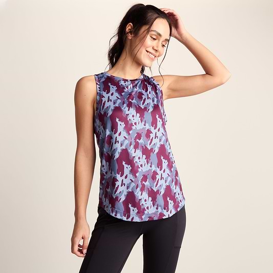 Quinn Womens Performance Vest - Smokey Blue Print