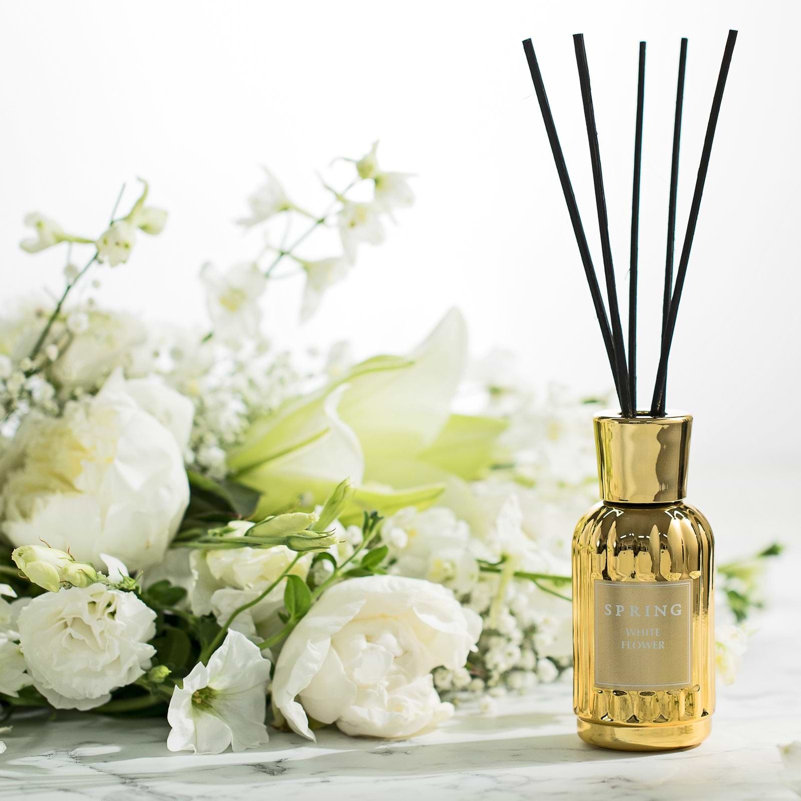 fragrance of lily flower Spring White Flower Reed Diffuser 100 ml Clear