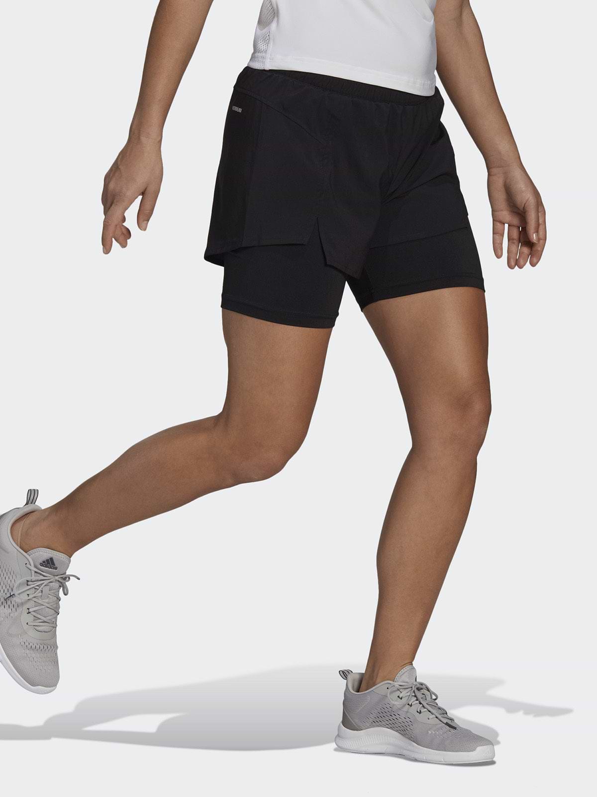 מכנסי ספורט קצרים עם טייץ 2IN1- adidas performance|אדידס פרפורמנס
