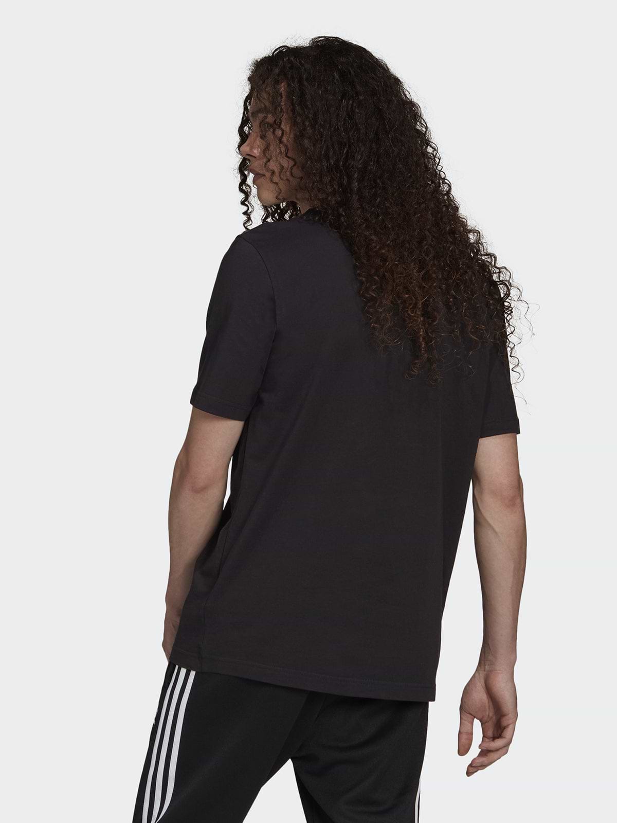 טי שירט בייסיק עם לוגו גדול- Adidas Originals|אדידס אוריג'ינלס