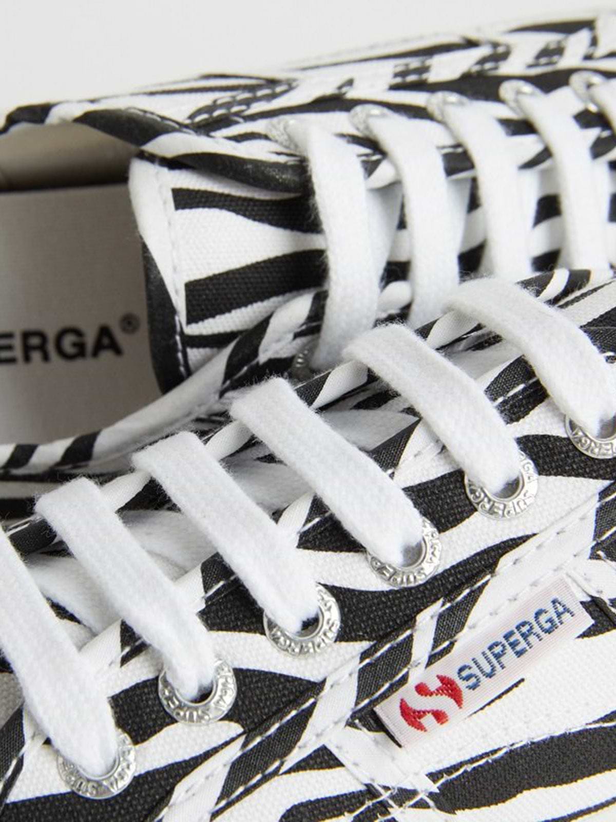 נעלי סניקרס עם הדפס זברה ופלטפורמה 2790 BIG ZEBRA / נשים- Superga|סופרגה 