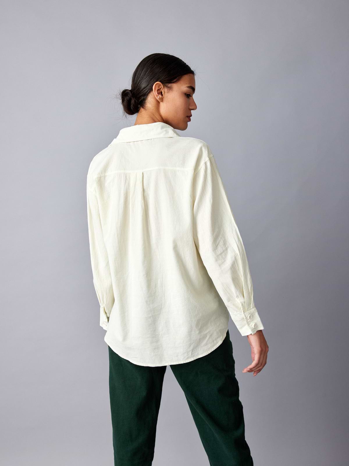 חולצת קורדרוי מכופתרת בגזרת אוברסייז - לבן- Style River|סטייל ריבר
