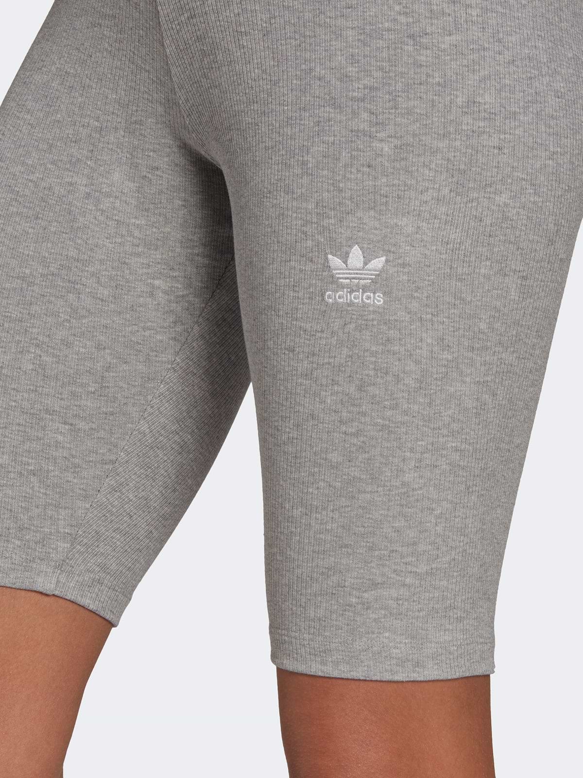 טייץ קצר עם לוגו רקום / נשים- Adidas Originals|אדידס אוריג'ינלס
