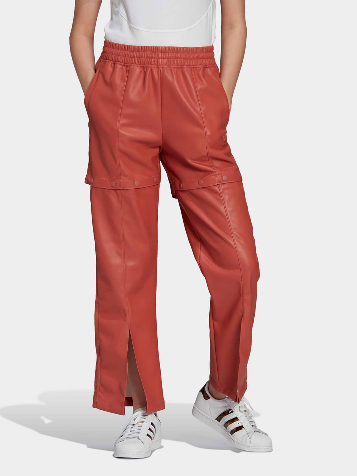 מכנסיים במראה עור עם לוגו רקום- Adidas Originals|אדידס אוריג'ינלס