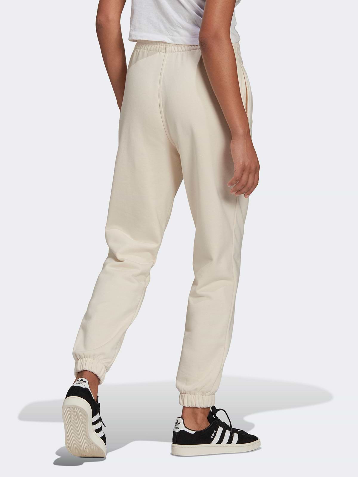 מכנסי טרנינג עם לוגו רקום / נשים- Adidas Originals|אדידס אוריג'ינלס