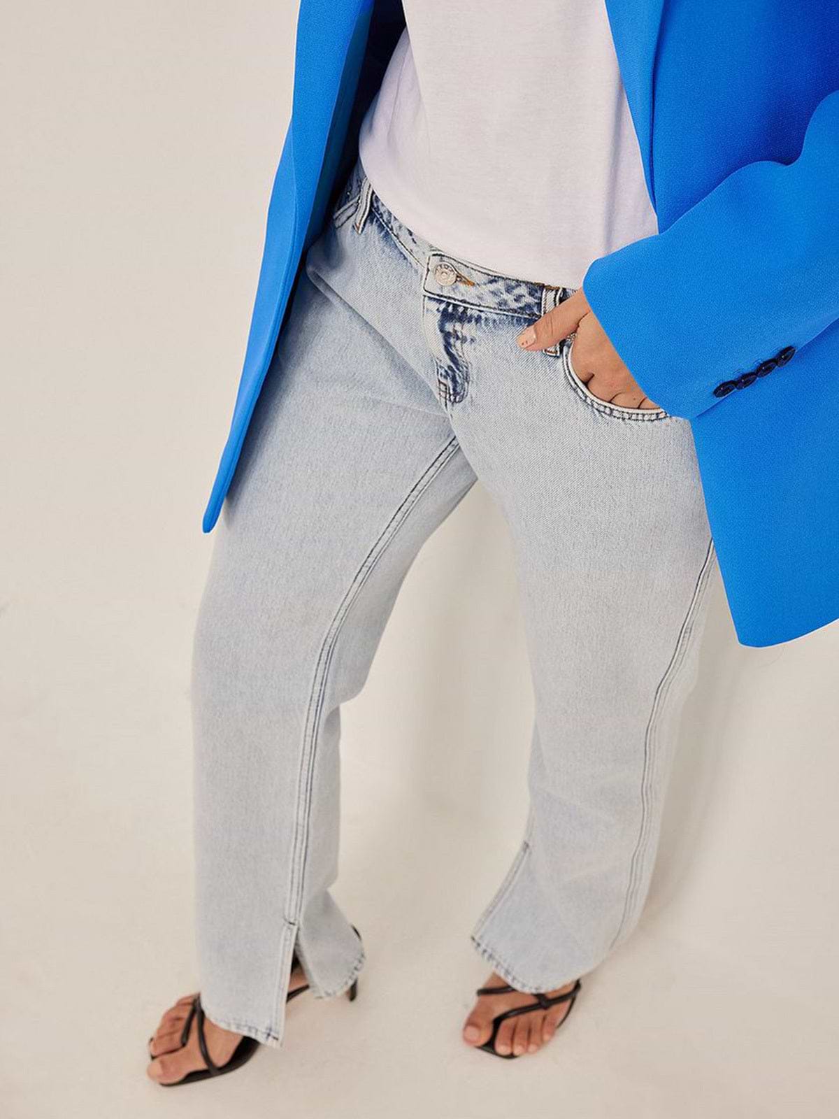 מכנסי ג'ינס בגזרה נמוכה עם שליץ / נשים- NA-KD|נייקד