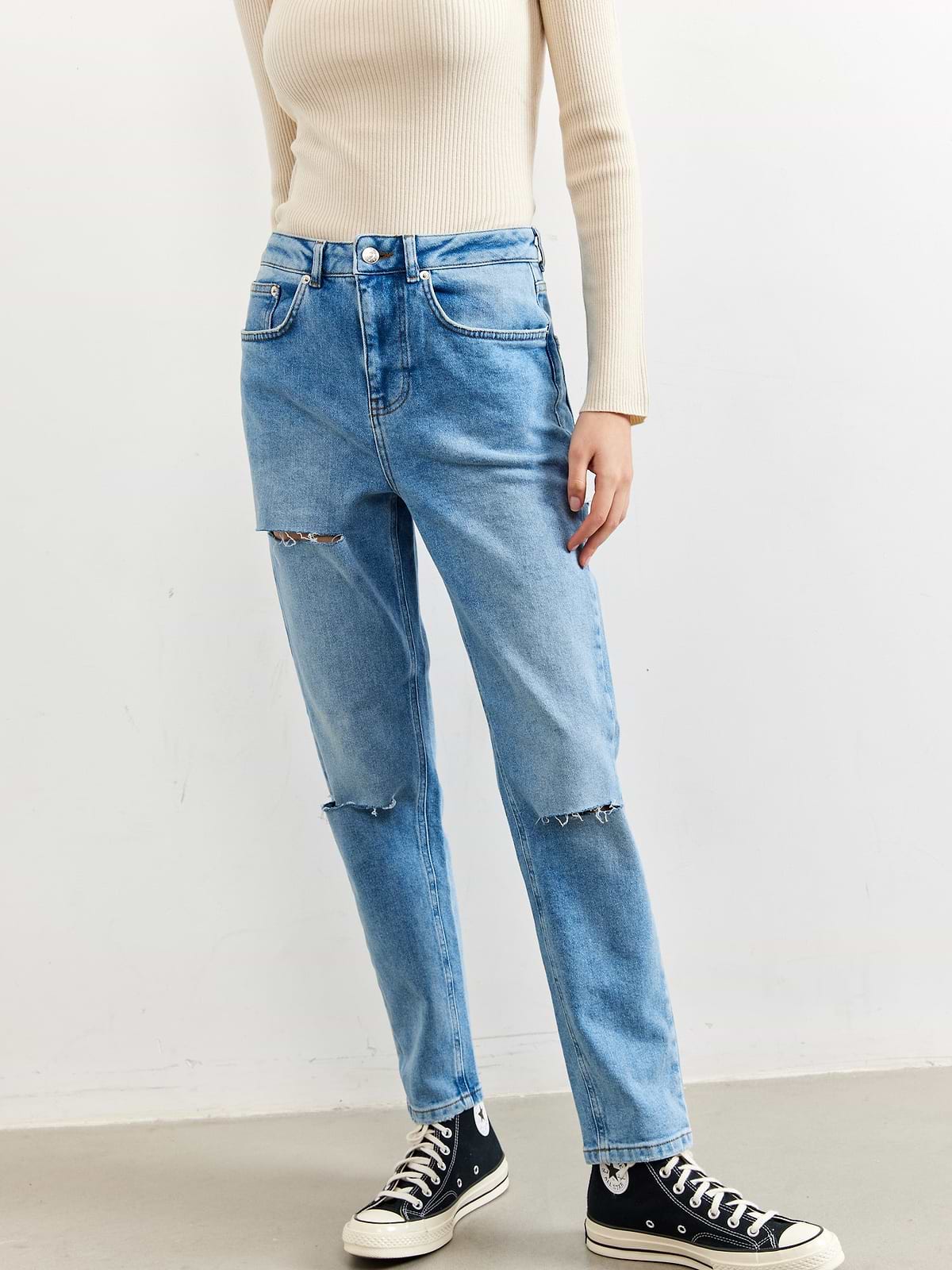 מכנסי ג'ינס קרעים בגזרת לוס
