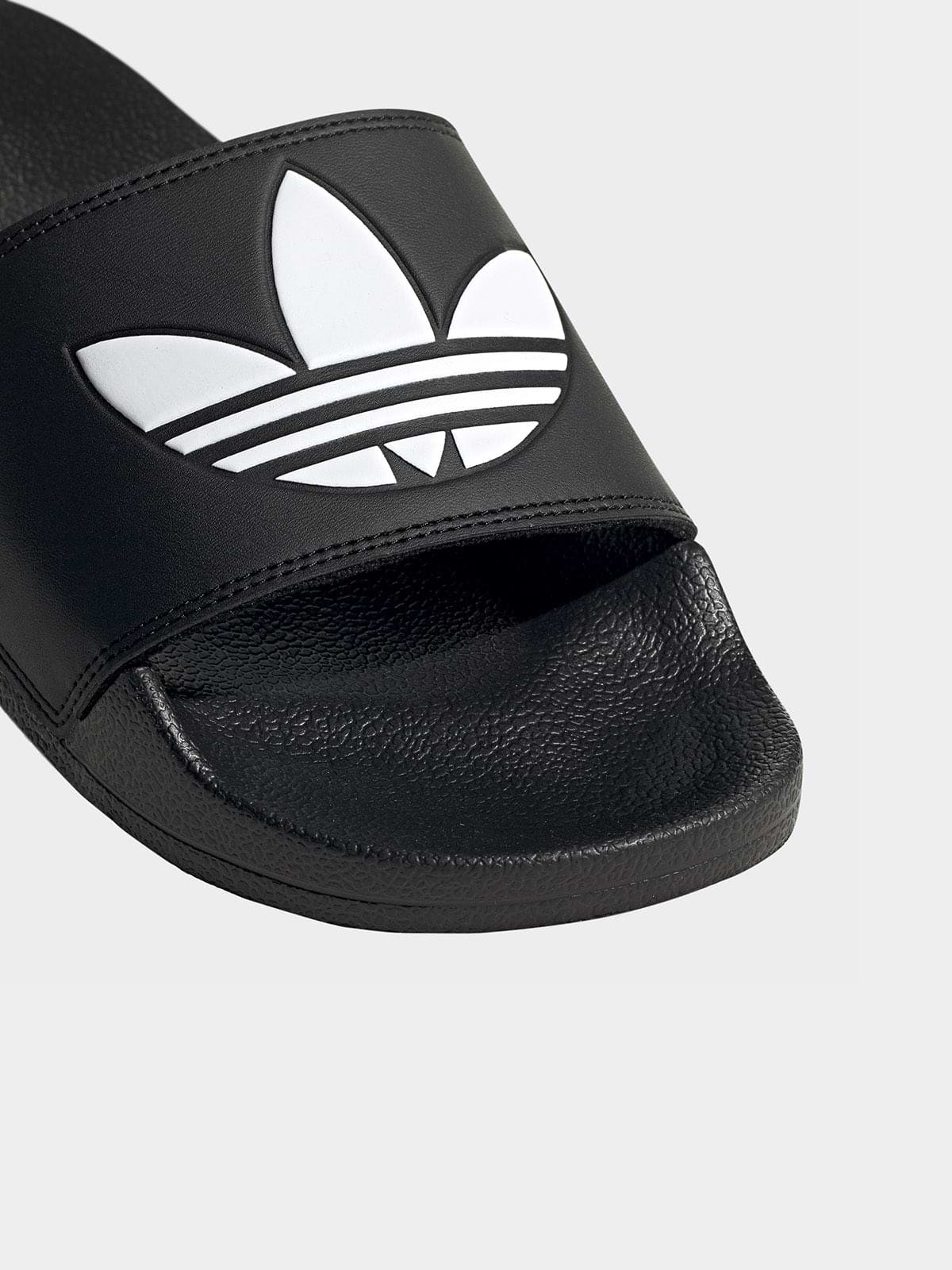 כפכפי סלייד עם הדפס לוגו / יוניסקס- Adidas Originals|אדידס אוריג'ינלס