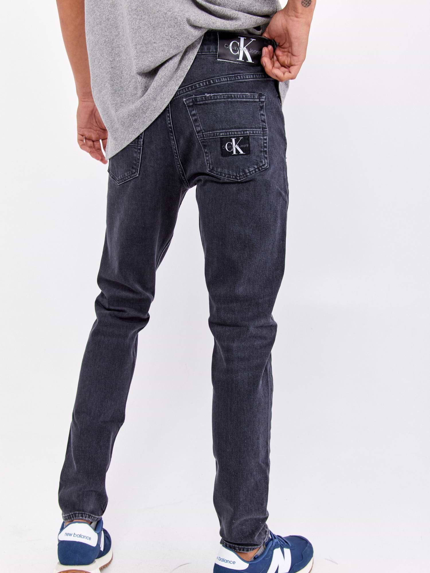 מכנסי ג'ינס בגזרת SLIM- Ck|קלווין קליין