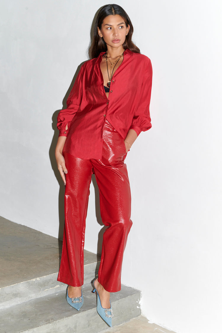 caption_Model wears Red Miley Shirt in UK size 8 / US 4  