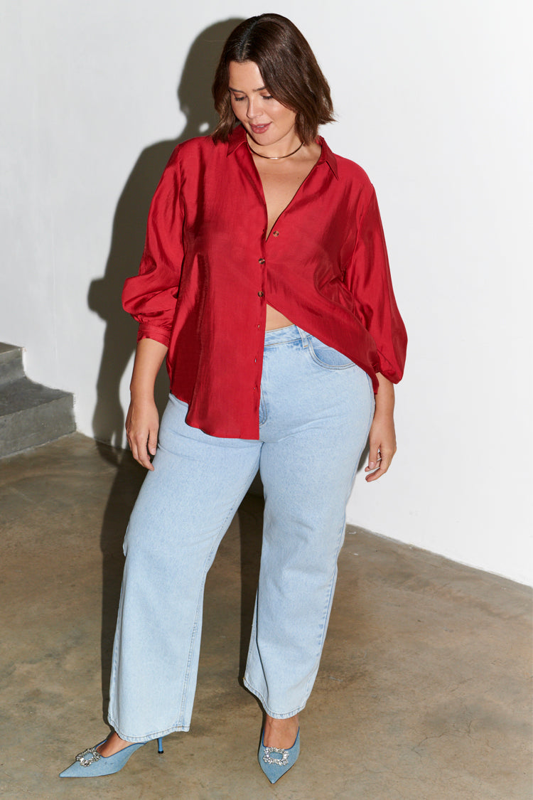 caption_Model wears Red Miley Shirt in UK size 18 / US 14  