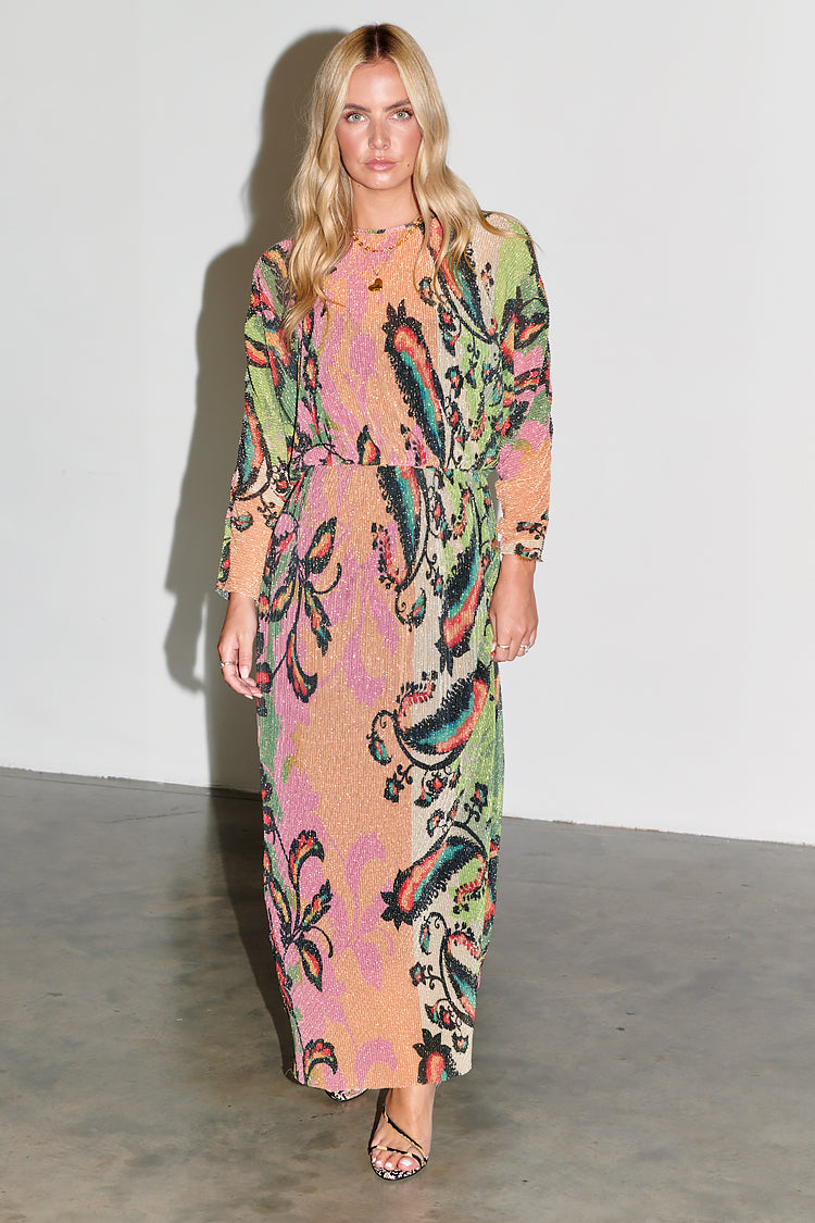 caption_Model wears Plisse Didi Dress in UK 8 / US 4