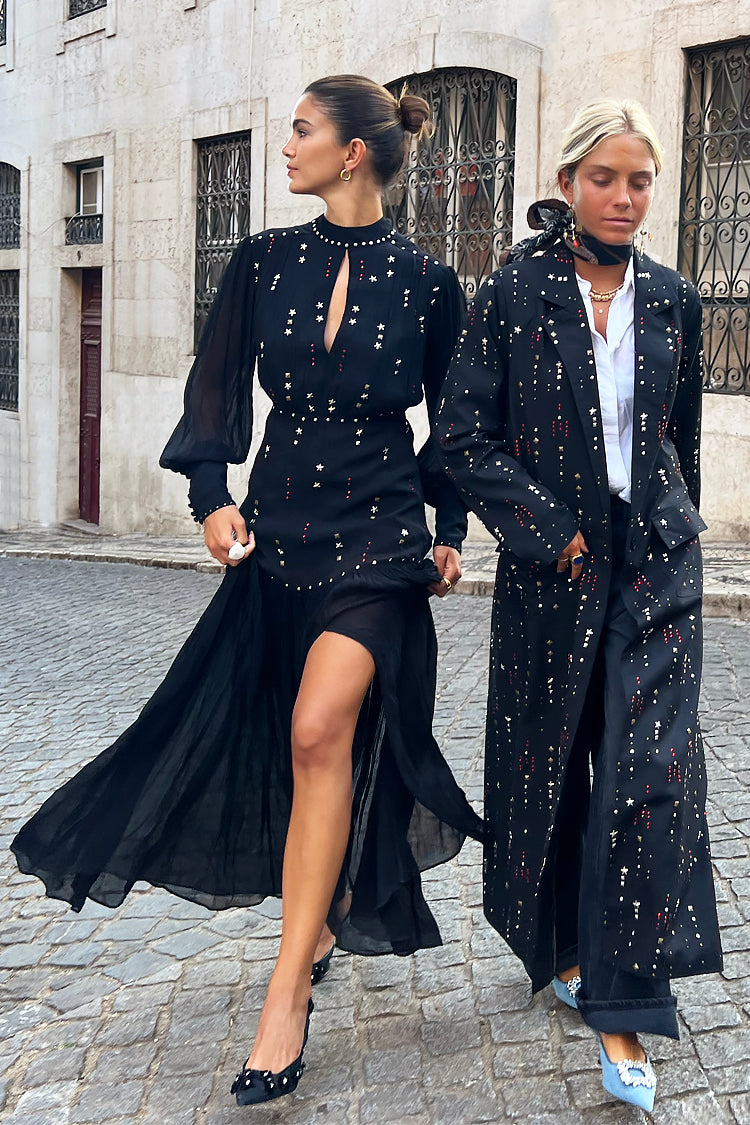 caption_Model wears Black Studded Azelea Dress in UK 8 / US 4