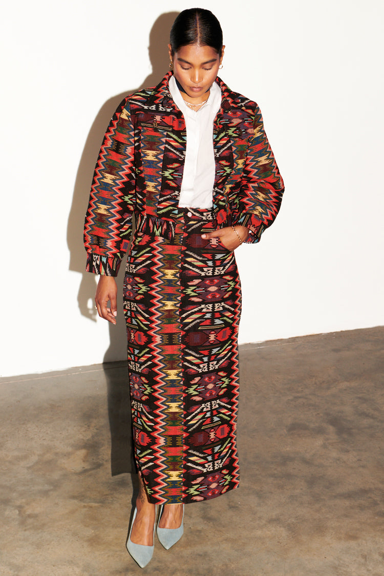 Model wearing Abstract Print Skirt