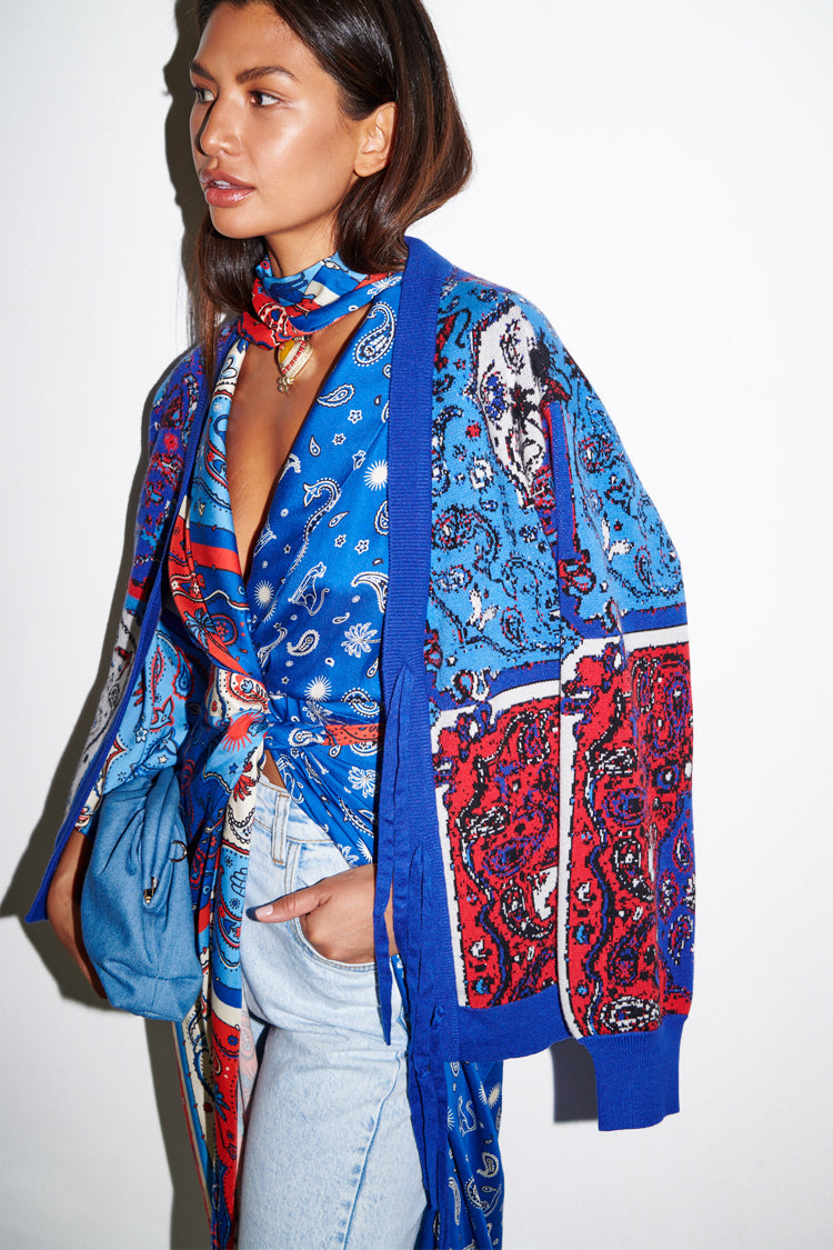 caption_Model wears Blue Bandana Clash Brooklyn Wrap Dress  in UK size 10/ US 6