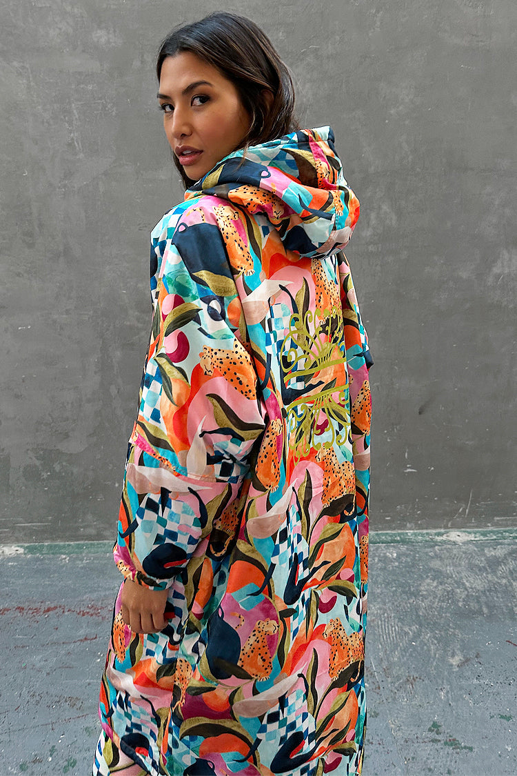 caption_Model wears Costa Rica Dry Robe in UK size 8/ US 4