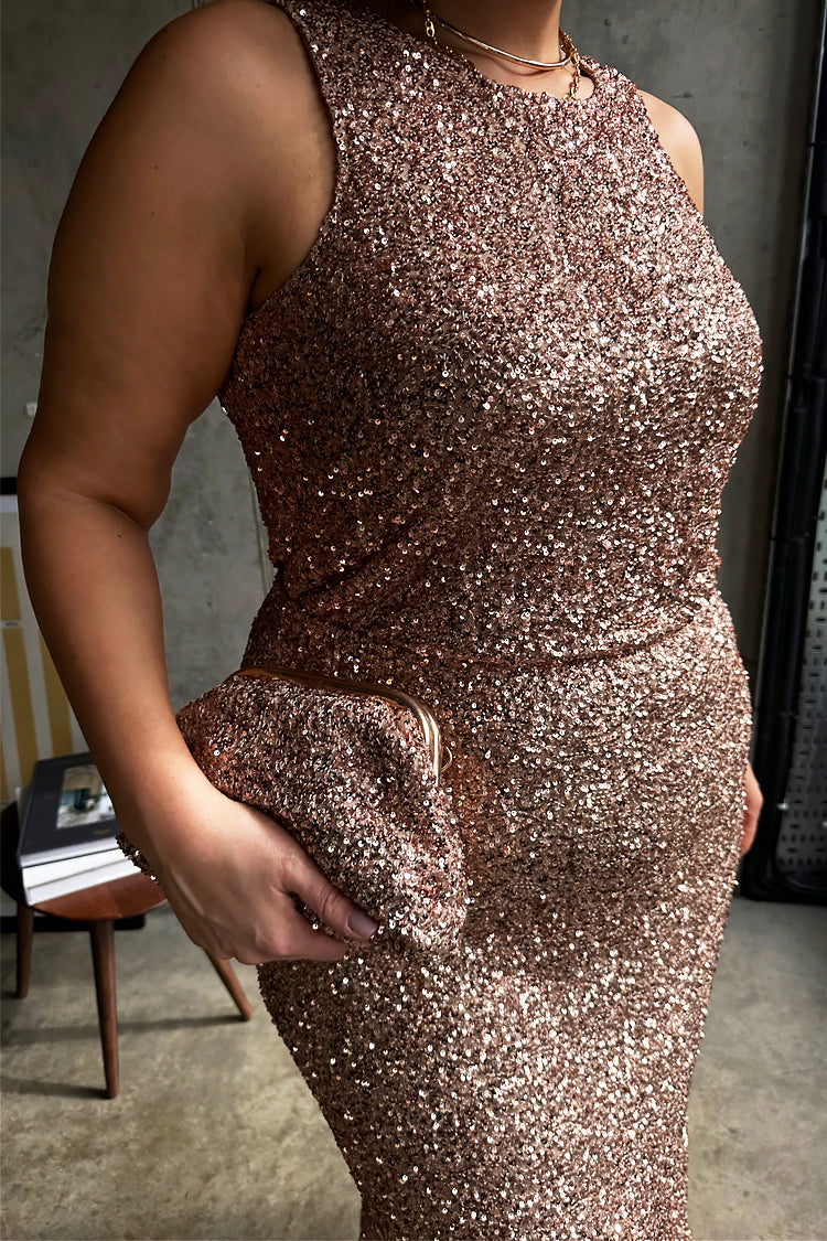 caption_Model wears Gold Sequin Tank Top  in UK size 18/ US 14