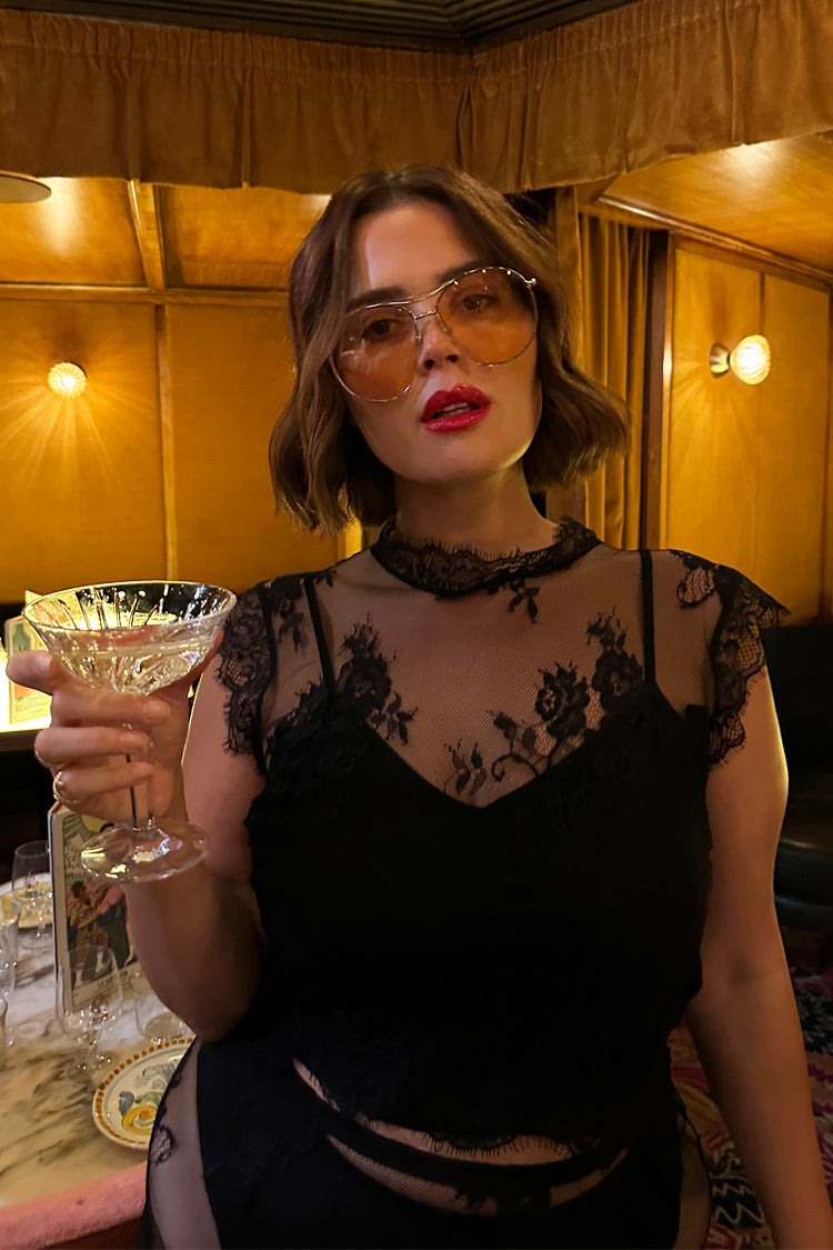 caption_Model wears Black Fine Lace Esme Top in UK 18 / US 14
