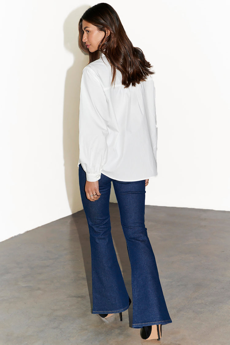 caption_Model wears White Gabbie Shirt With NFD Pocket in UK size 8/ US 4
