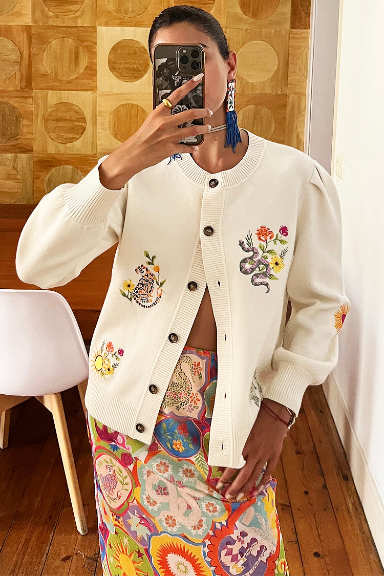 caption_Model wears Cream Mosaic Cardigan in UK size 10/ US 6