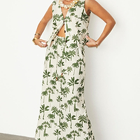 Thumbnail for caption_Model wears Green Palm Amy Skirt in UK size 10/ US 6
