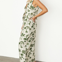 Thumbnail for caption_Model wears Green Palm Amy Skirt in UK size 10/ US 6