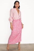 Thumbnail for caption_Model wears Pink Miley Shirt in UK size 10/ US 6