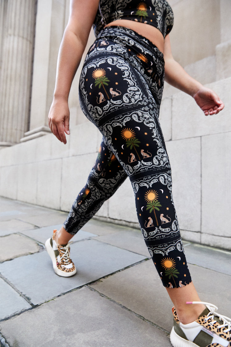 caption_Model wears  Running Wild Gym Legging in UK size 16/ US 12