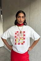Thumbnail for caption_Model wears Sardine T-shirt in Size M
