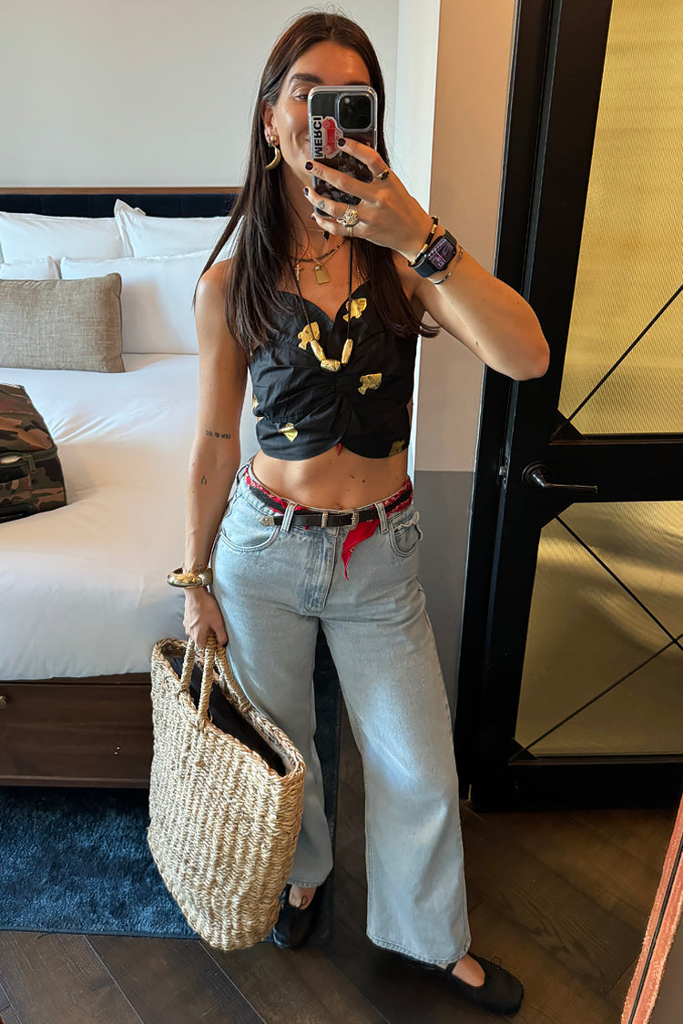 caption_Model wears Scallop Detail Straight Leg Jeans  in UK size 10/ US 6