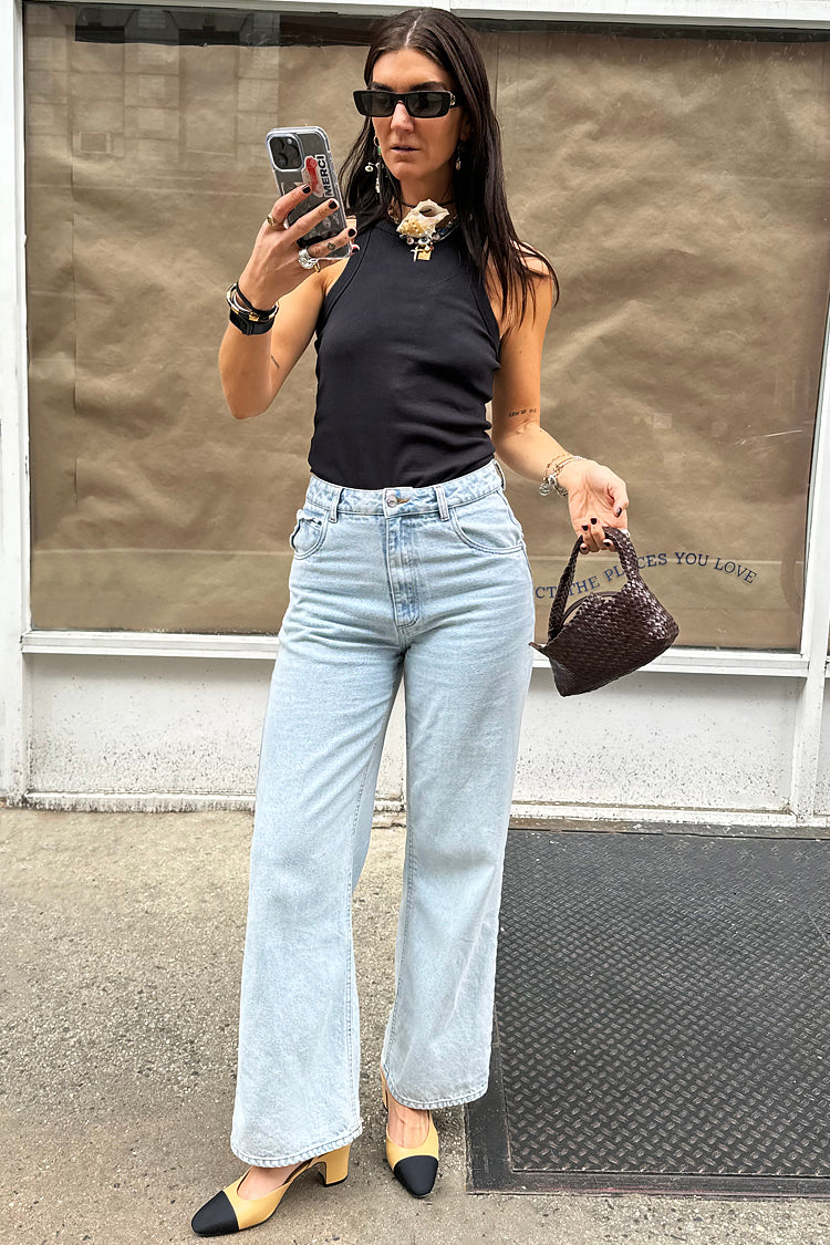 caption_Model wears Scallop Detail Straight Leg Jeans  in UK size 10/ US 6