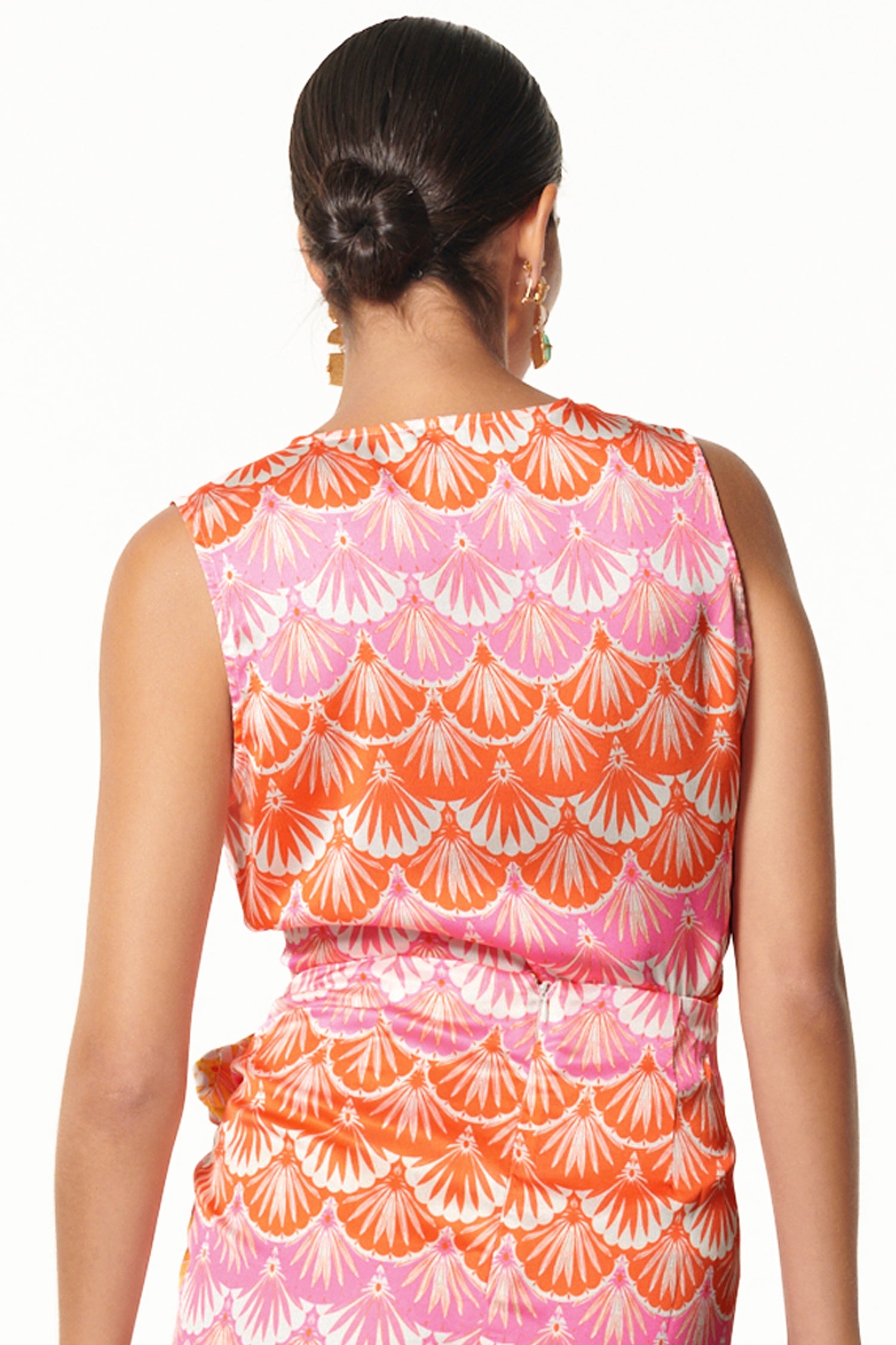 Model wearing Pink Scallop Sleeveless Top back shot