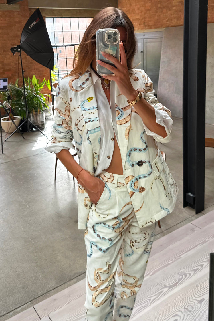 caption_Model wears Snake Dynasty Blazer  in UK size 10/ US 6