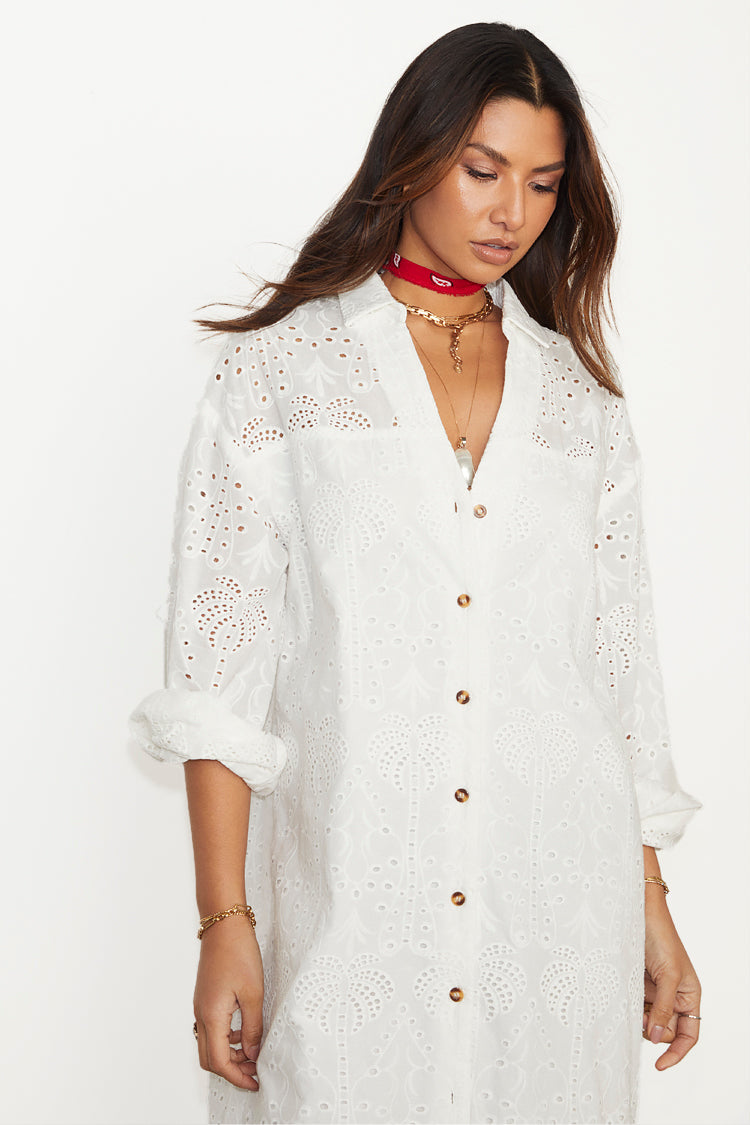  caption_Model wears White Palm Broderie Jenna Shirt Dress in UK size 10/ US 6
