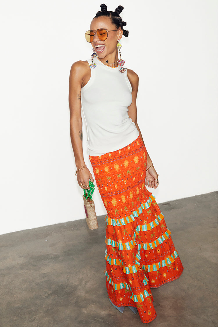 caption_Model wears White Cotton Ribbed Tank  in size S