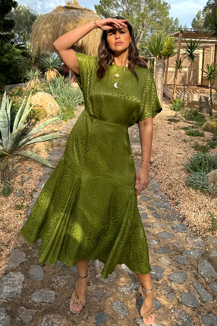 caption_Model wears Green Jacquard Midi Erin Dress in UK size 14/ US 10