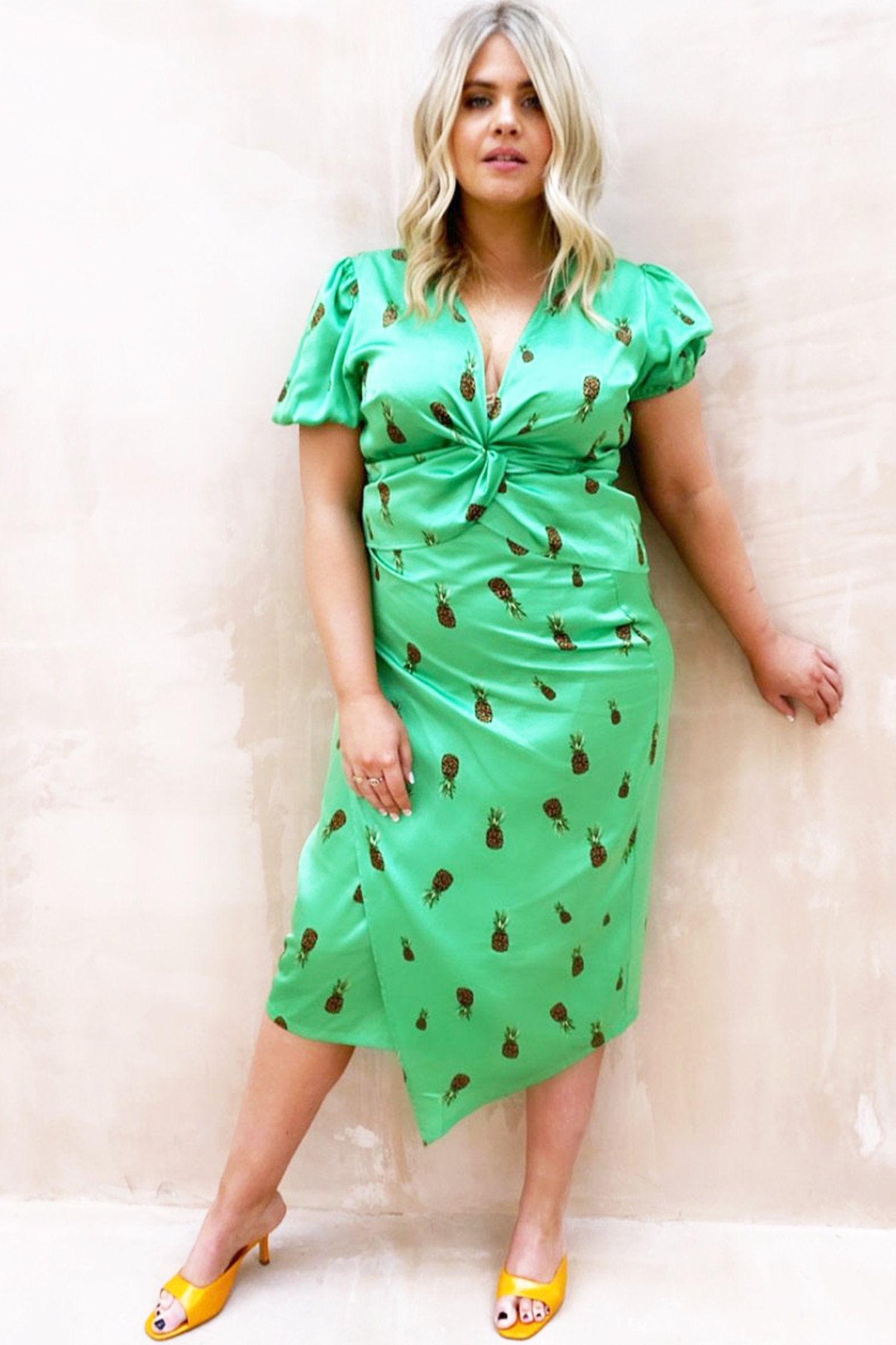 Pineapple-Wrap-Top-Curve-£69