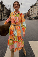 Thumbnail for caption_Model wears Soller Midi Dress in UK size 6/ US 2
