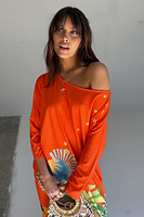 Thumbnail for caption_Model is 5ft7” and wears size M/L