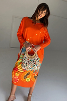 Thumbnail for caption_Model is 5ft7” and wears size M/L