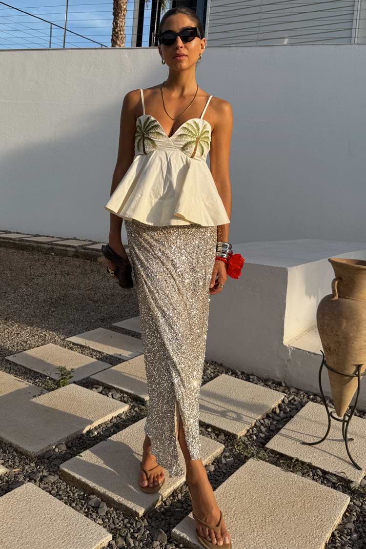 caption_Model is 5ft7” and wears UK size 8/ US 4