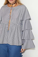 Thumbnail for caption_Model wears Stripe Houston Shirt in UK size 10/ US 6