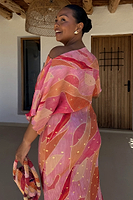 Thumbnail for caption_Model is 5ft7” and wears size L