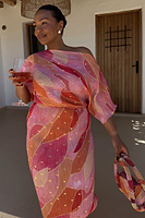 Thumbnail for caption_Model is 5ft7” and wears size L