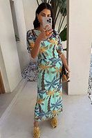 Thumbnail for caption_Model is 5ft7” and wears UK size 8/ US 4