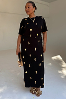Thumbnail for caption_Model is 5ft5” and wears size L