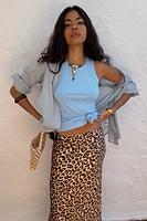 Thumbnail for caption_Model is 5ft8” and wears size M