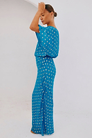 Thumbnail for caption_Model is 5ft5” and wears size S