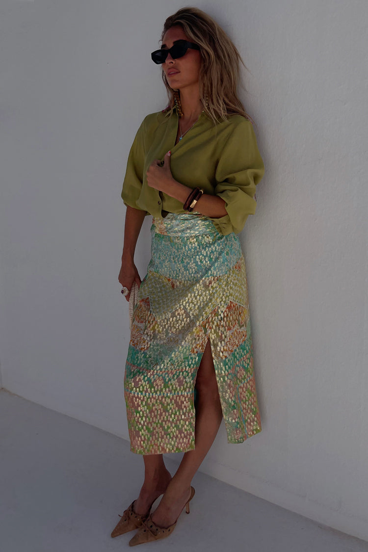 caption_Model wears Pastel Boho Jaspre Skirt in UK size 10/ US 6